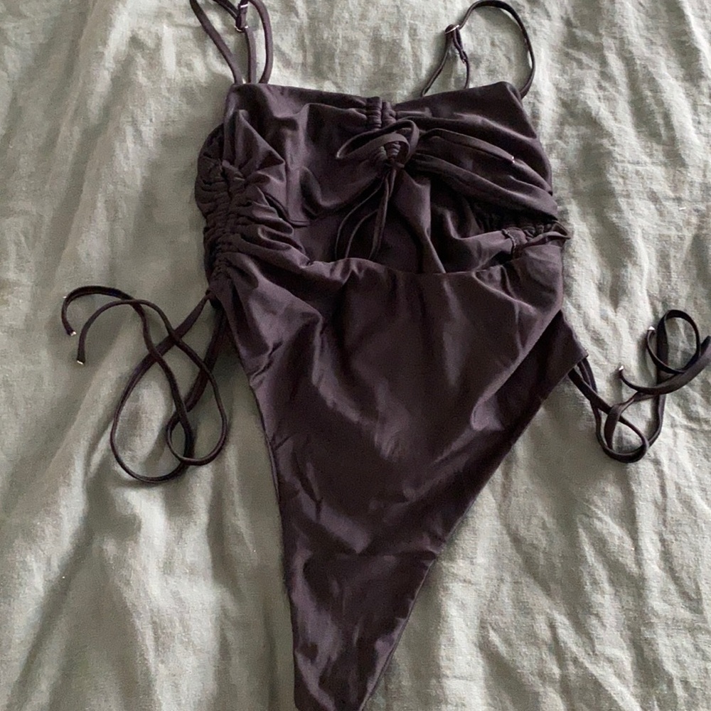 Ruched cutout high leg black one piece bikini